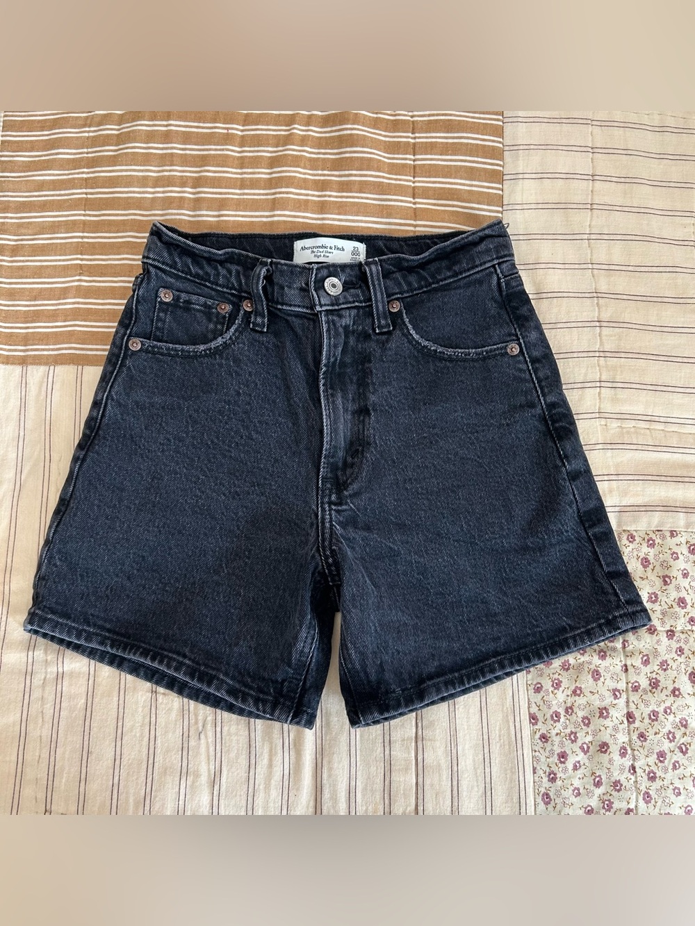 Black Abercrombie and fitch dad rise shorts size 23